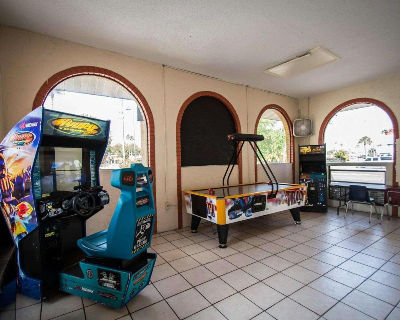 Quality Inn & Suites Eastgate キシミー エクステリア 写真